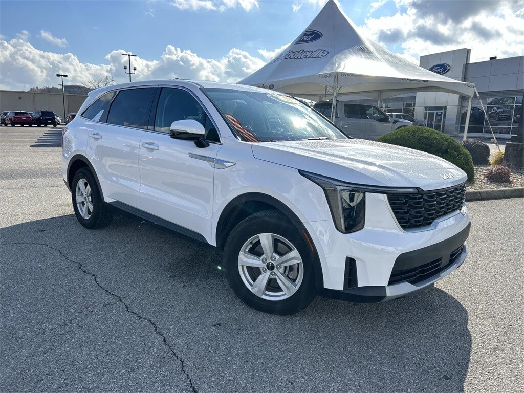 Certified 2025 Kia Sorento LX SUV