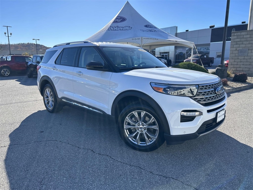 2023 Ford Explorer Limited's photo