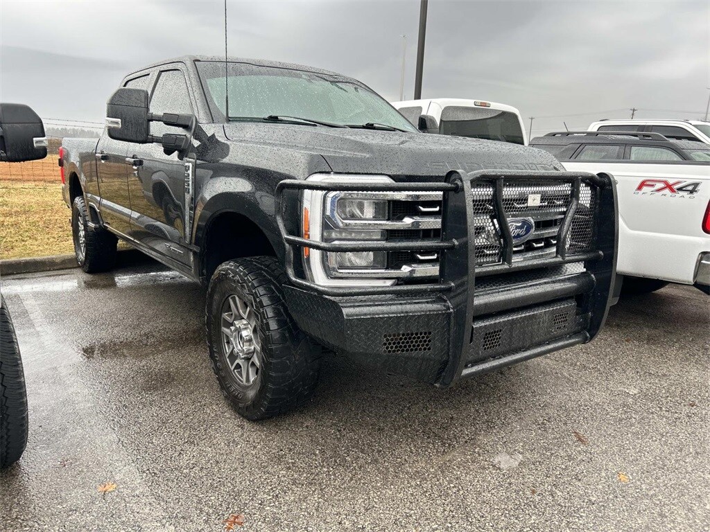 Used 2023 Ford F-250SD Lariat Truck