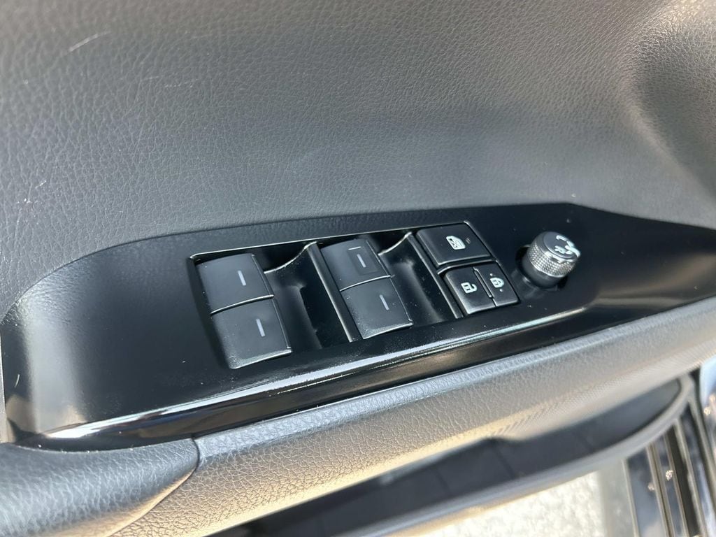2025 Toyota Camry LE - Photo 22