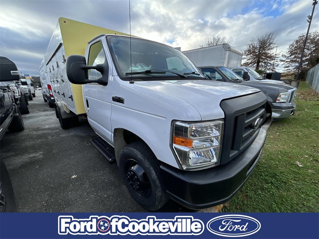 2018 Ford E-Series Cutaway Base