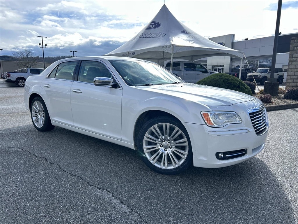 2011 Chrysler 300 C's photo