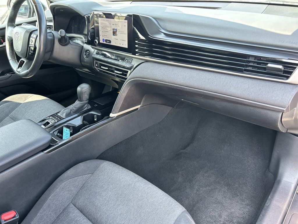 2025 Toyota Camry LE - Photo 18