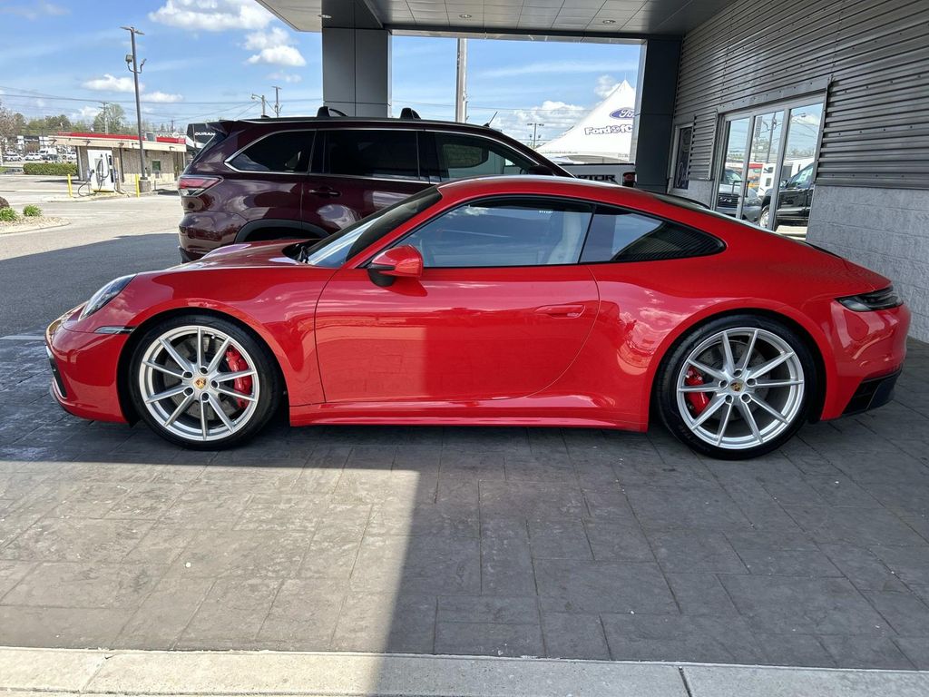 2024 Porsche 911 GTS - Photo 6