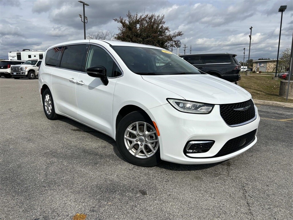 Certified 2024 Chrysler Pacifica Touring L Minivan/Van