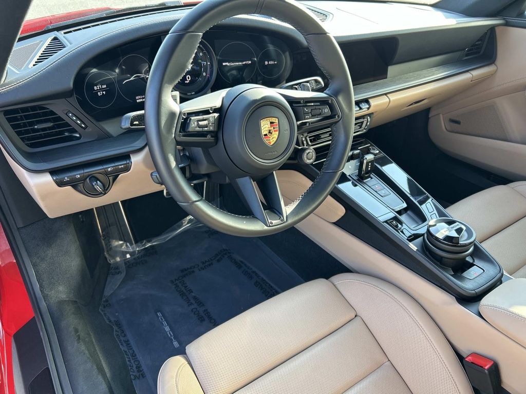 2024 Porsche 911 GTS - Photo 12