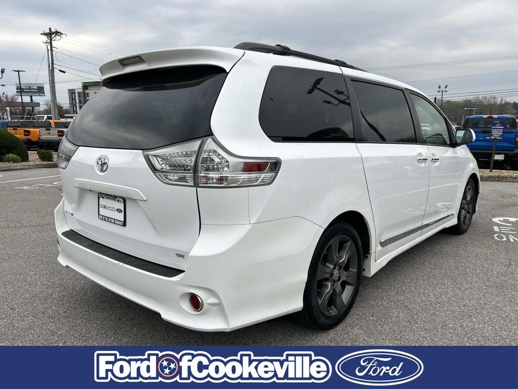 Used 2016 Toyota Sienna SE Minivan/Van