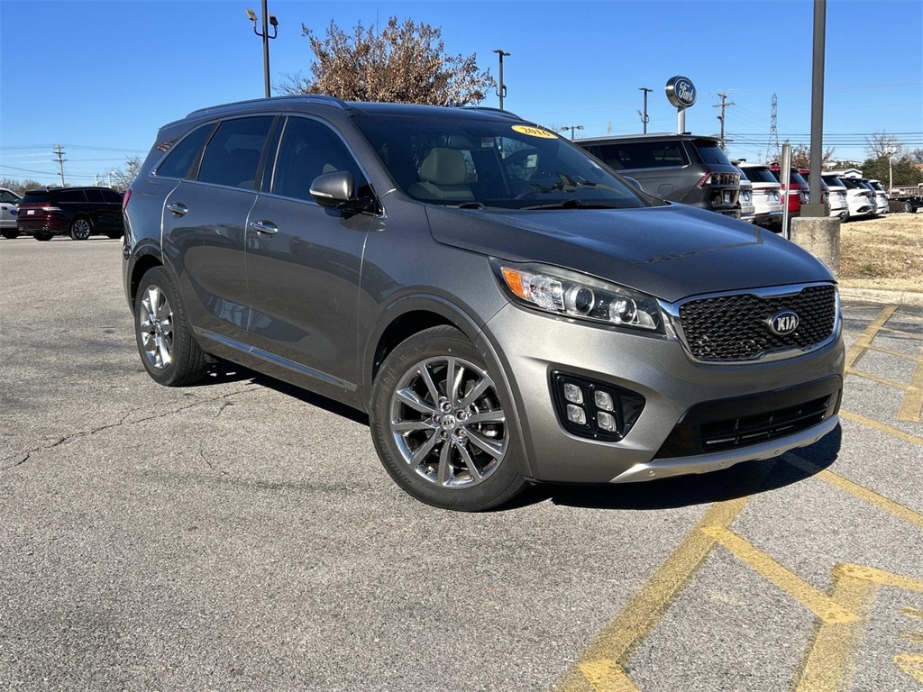 Used 2016 Kia Sorento Limited with VIN 5XYPK4A56GG129682 for sale in Cookeville, TN