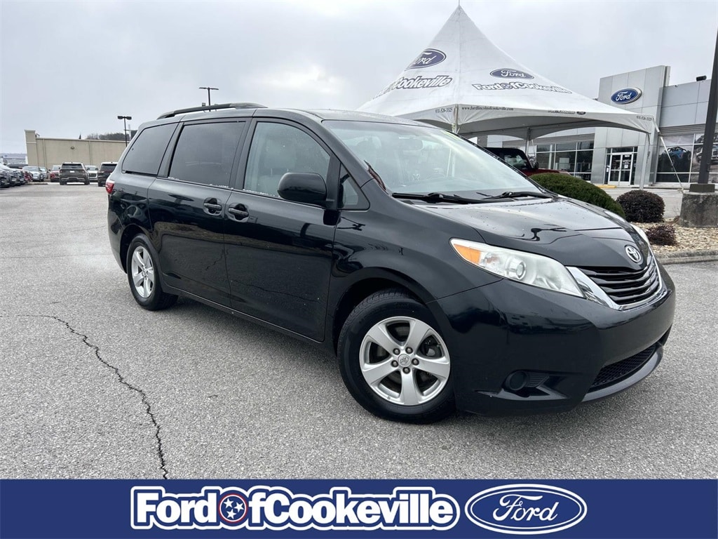 Used 2017 Toyota Sienna LE with VIN 5TDKZ3DC4HS852543 for sale in Cookeville, TN