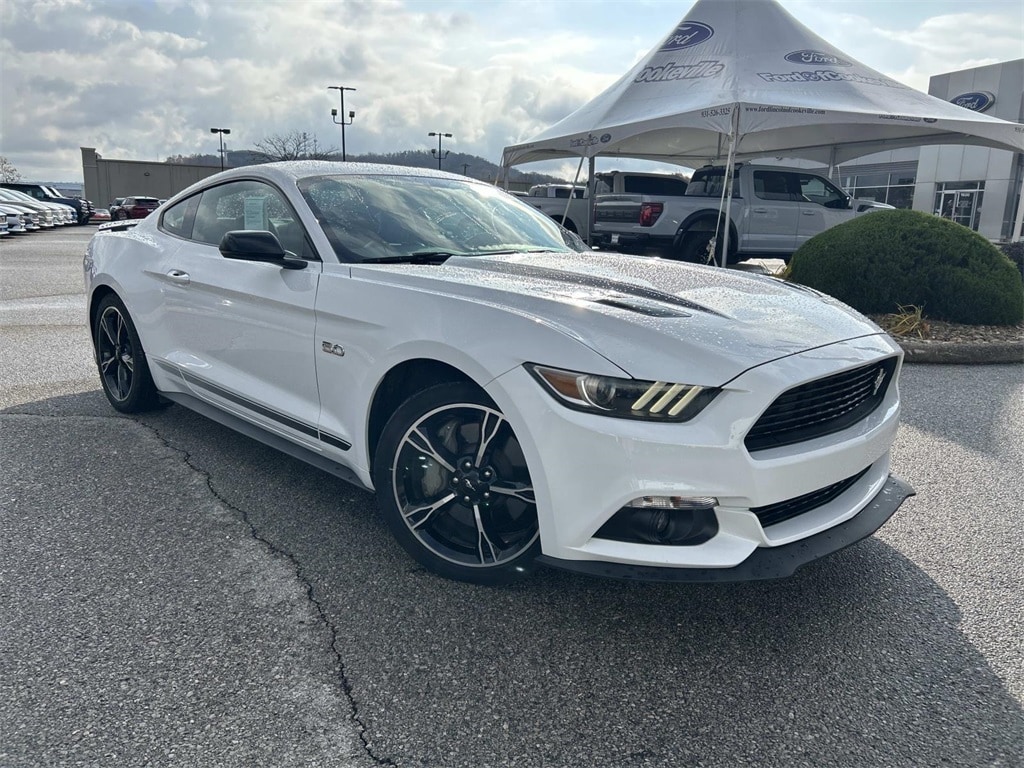 2016 Ford Mustang GT Premium's photo