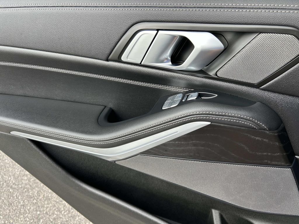 2021 BMW X7 40i - Photo 18