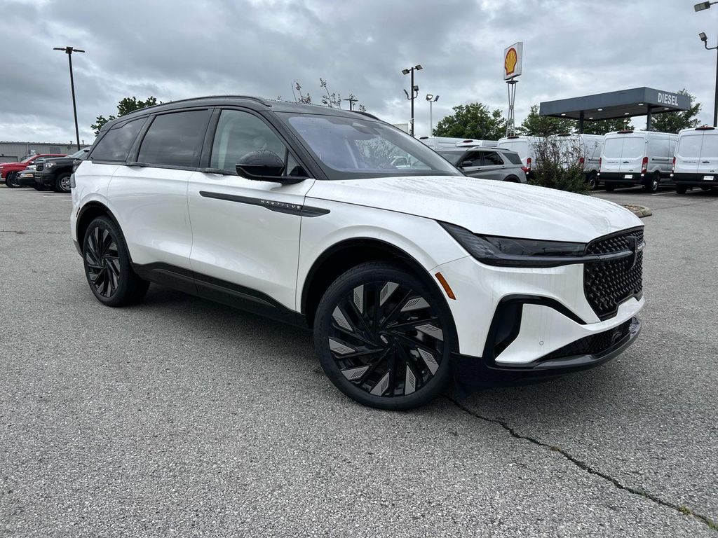 2026 Lincoln Nautilus Reserve AWD's photo