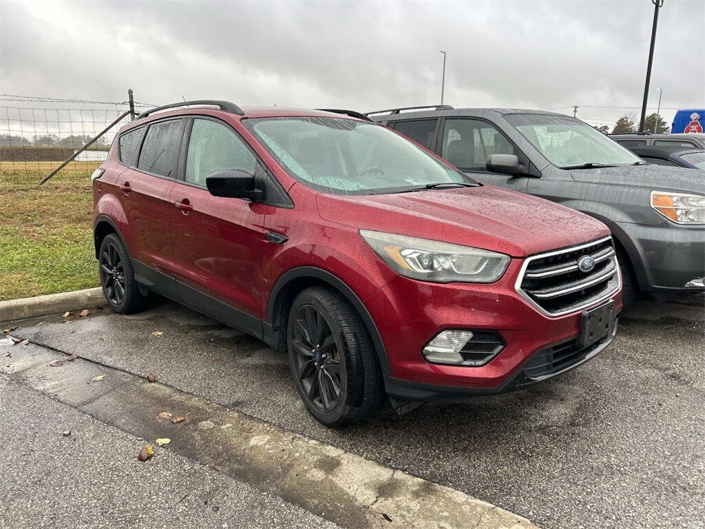 Used 2017 Ford Escape SE SUV