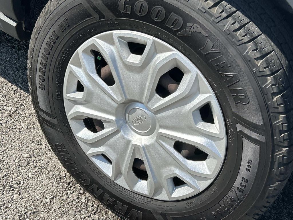 2015 Ford Transit XLT - Photo 10
