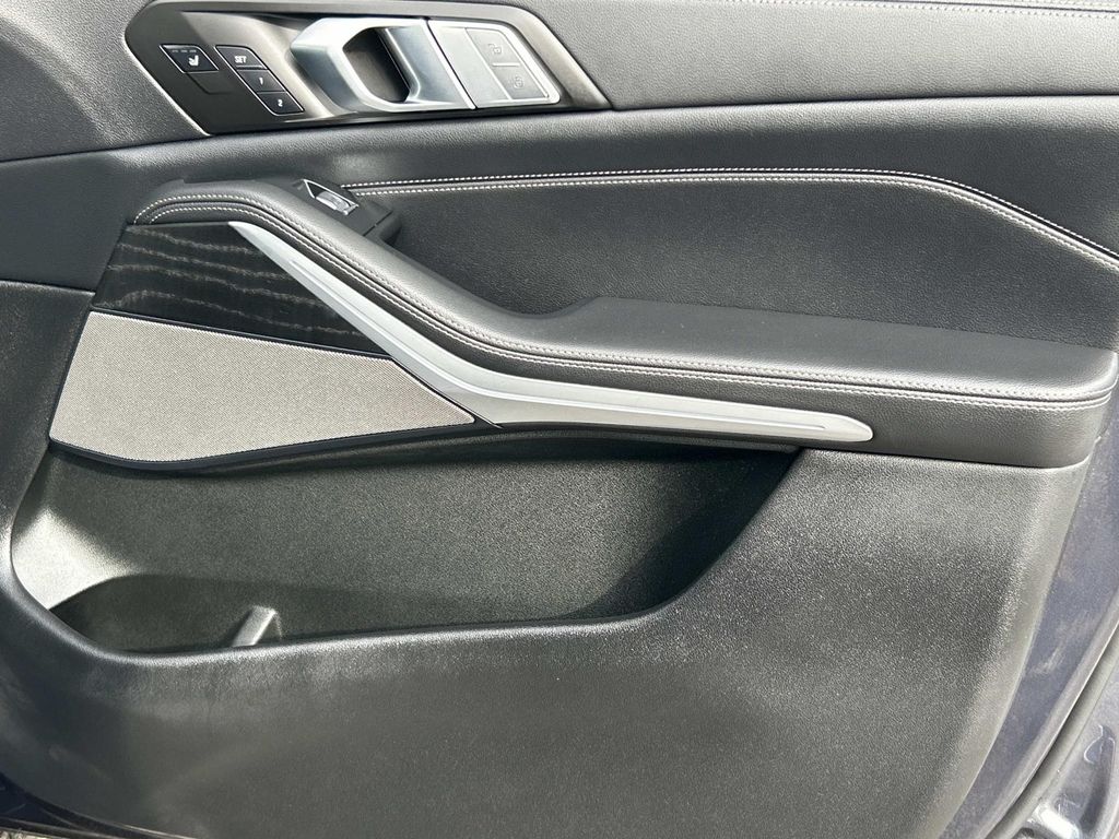 2021 BMW X7 40i - Photo 28