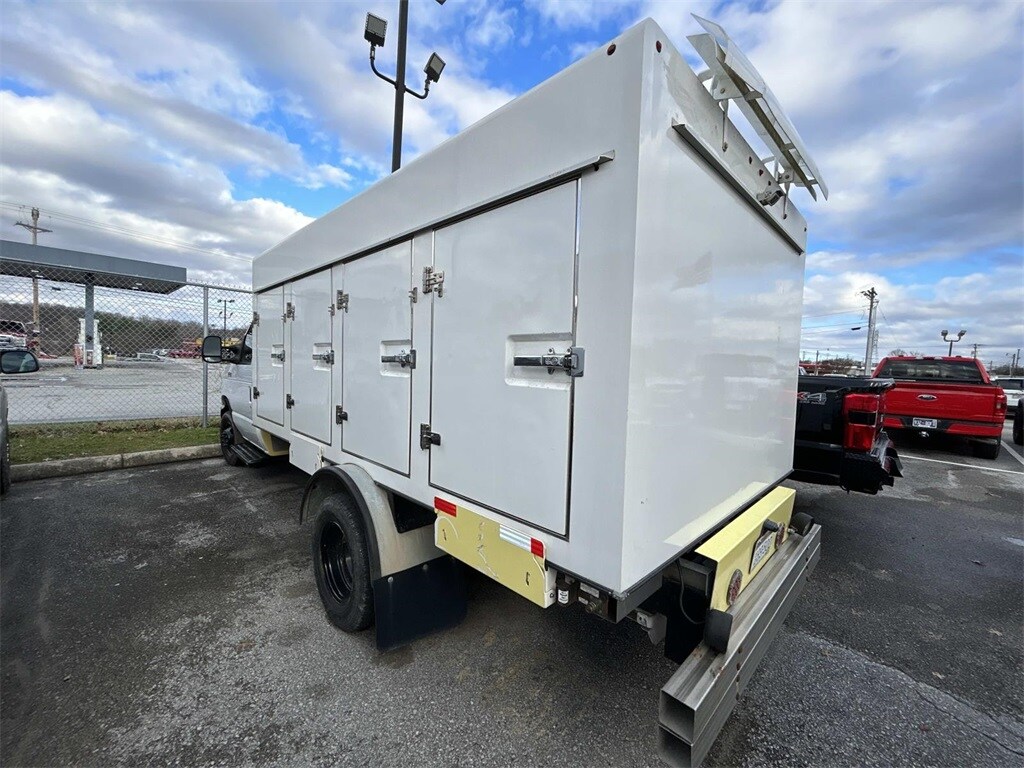 Used 2018 Ford E-450SD Base Cab/Chassis
