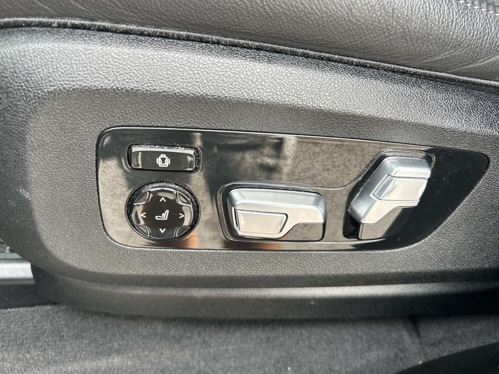 2021 BMW X7 40i - Photo 32