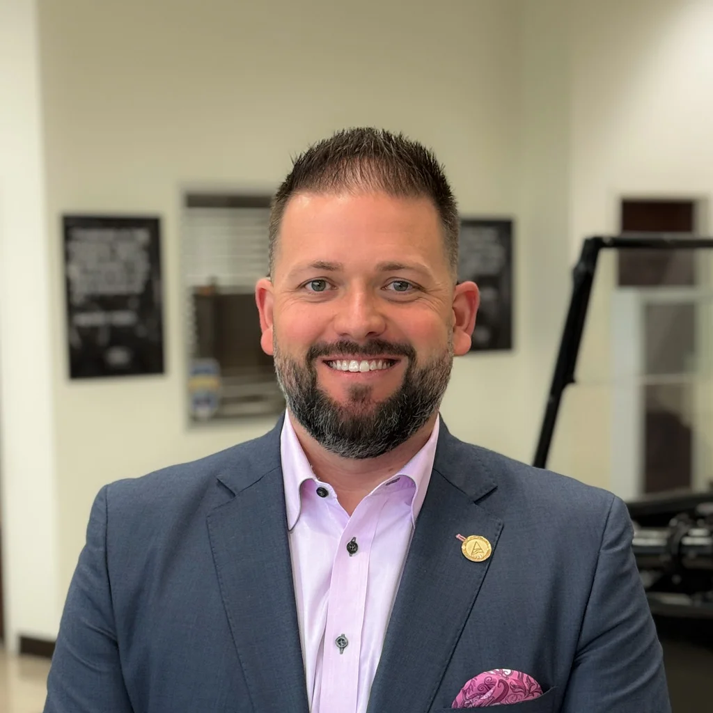 Staff member Geoff Root from ID_6ea8e8dcbf2c