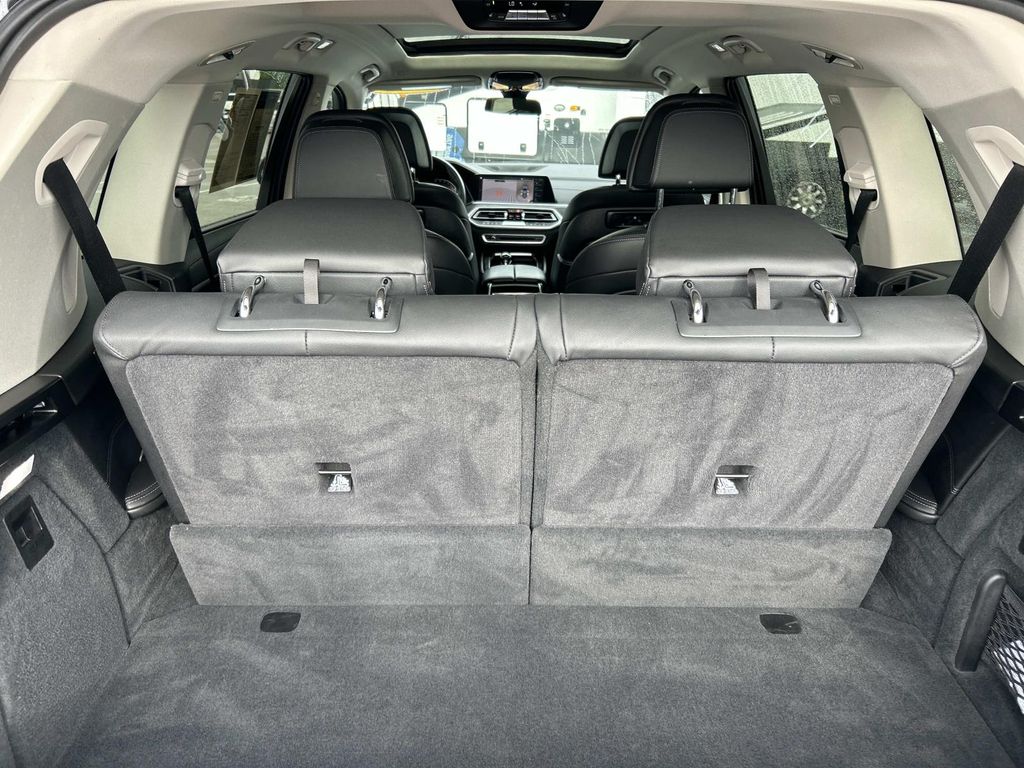 2021 BMW X7 40i - Photo 21