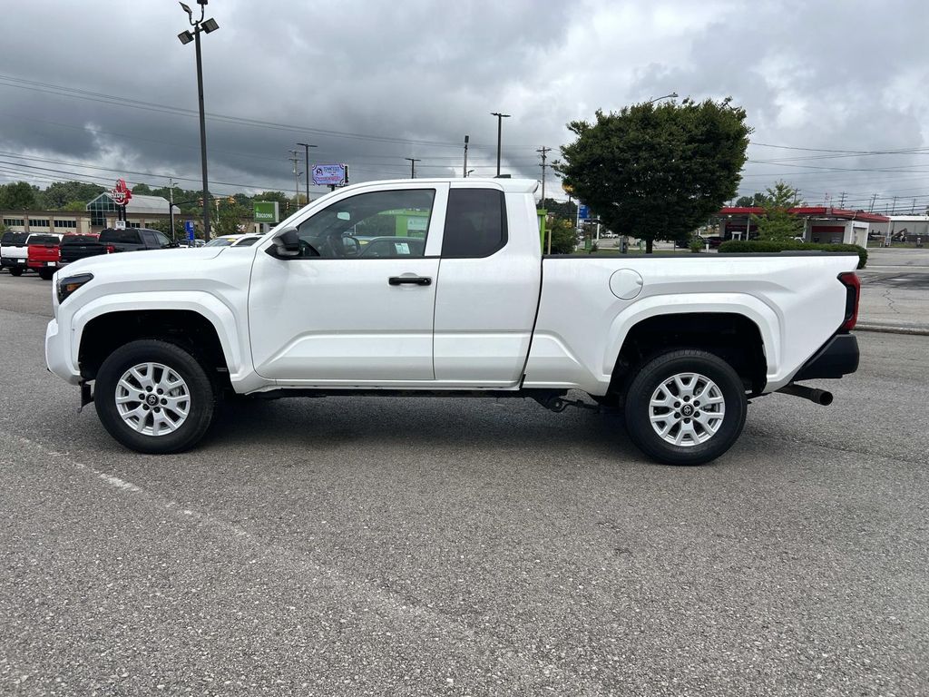 2024 Toyota Tacoma SR - Photo 7