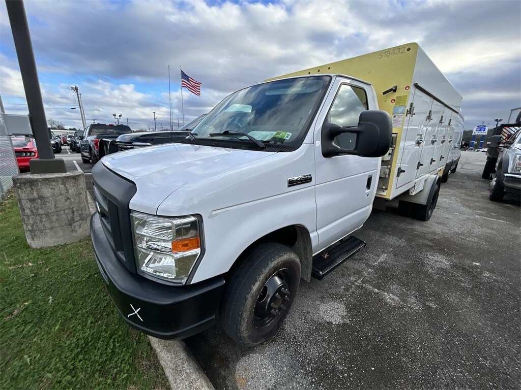 Used 2018 Ford E-450SD Base Cab/Chassis