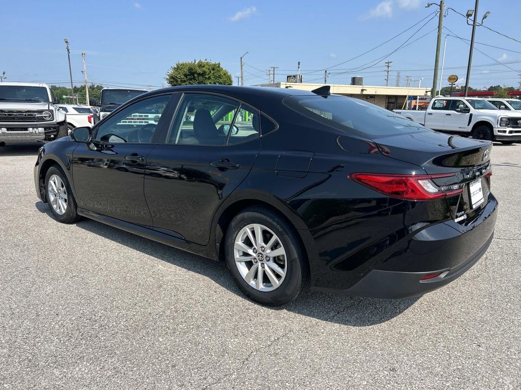 2025 Toyota Camry LE - Photo 6