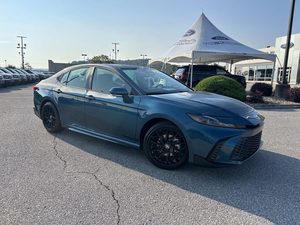 Used 2026 Toyota Camry SE Sedan