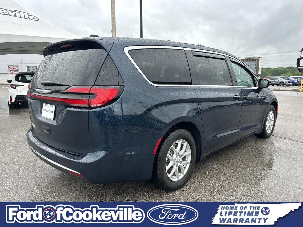 Certified 2025 Chrysler Pacifica Select Minivan/Van