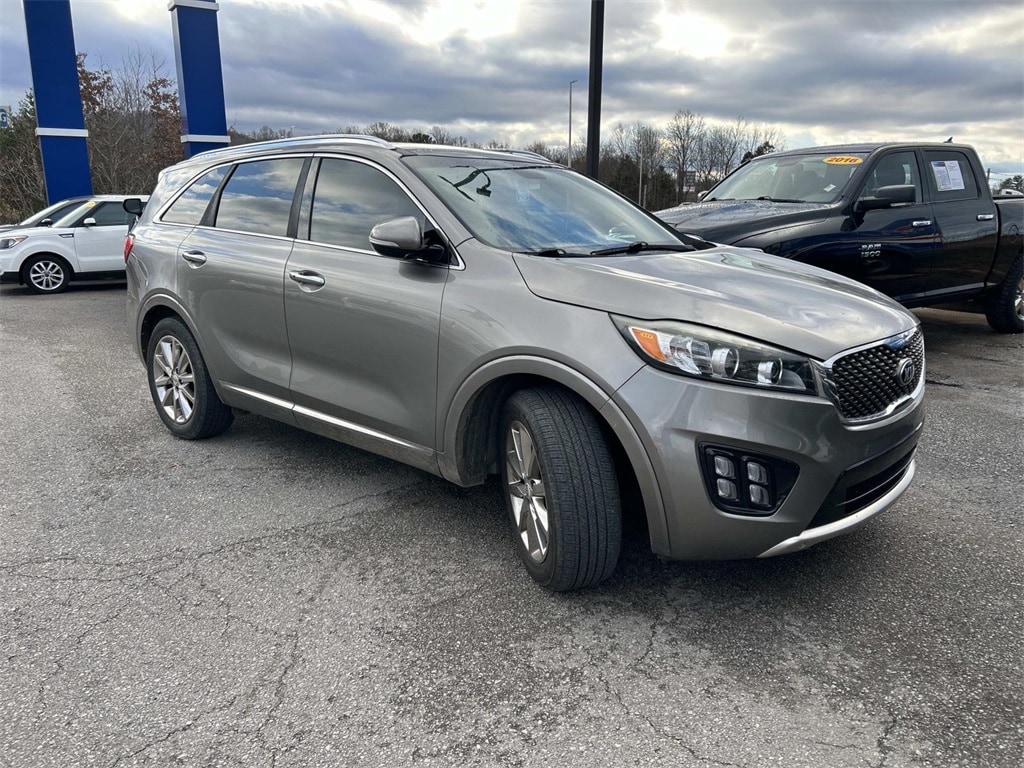 2016 Kia Sorento Limited's photo
