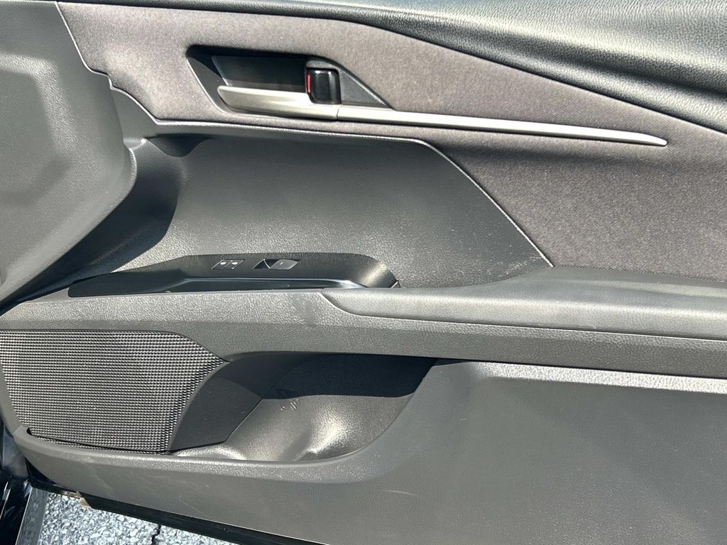 2025 Toyota Camry LE - Photo 20