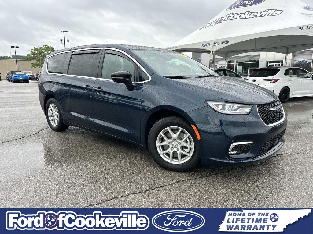 Certified 2025 Chrysler Pacifica Select Minivan/Van