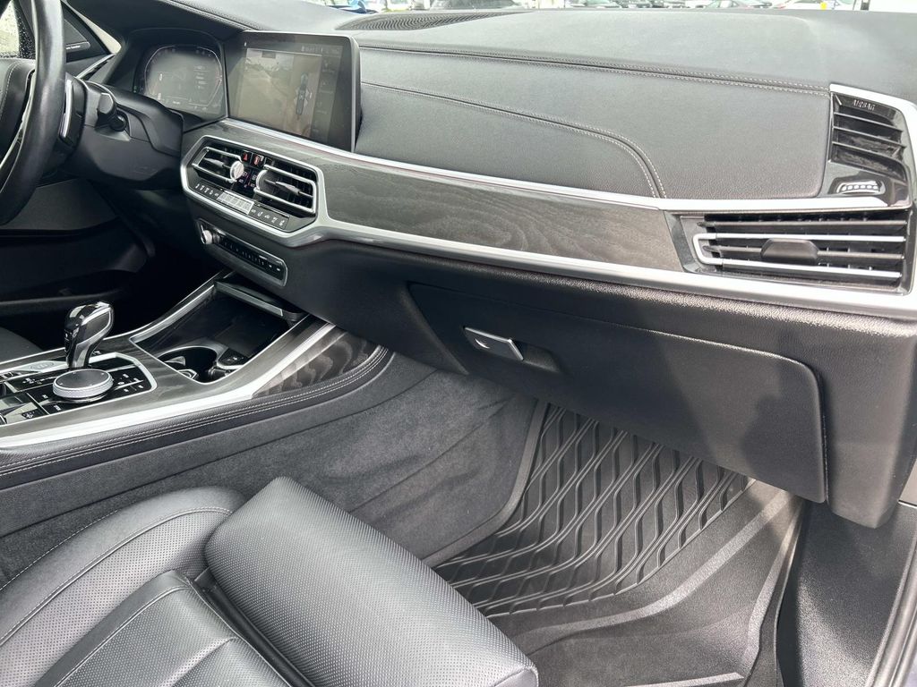 2021 BMW X7 40i - Photo 25