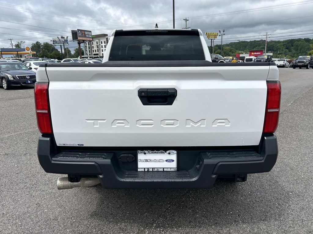 2024 Toyota Tacoma SR - Photo 5