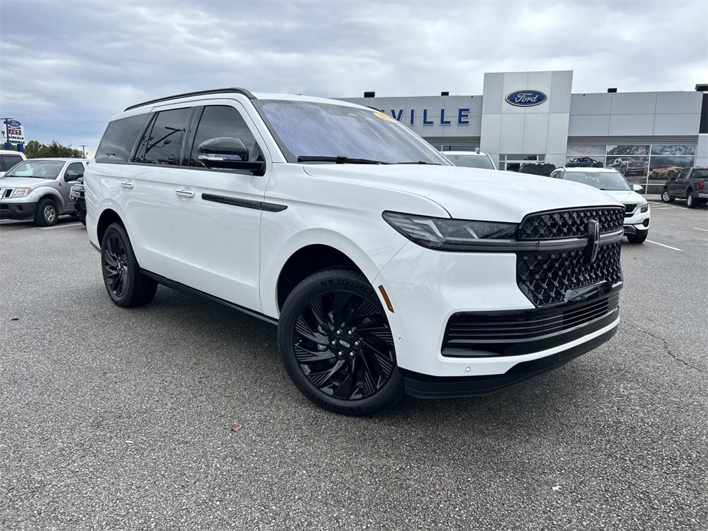 2025 Lincoln Navigator Reserve's photo