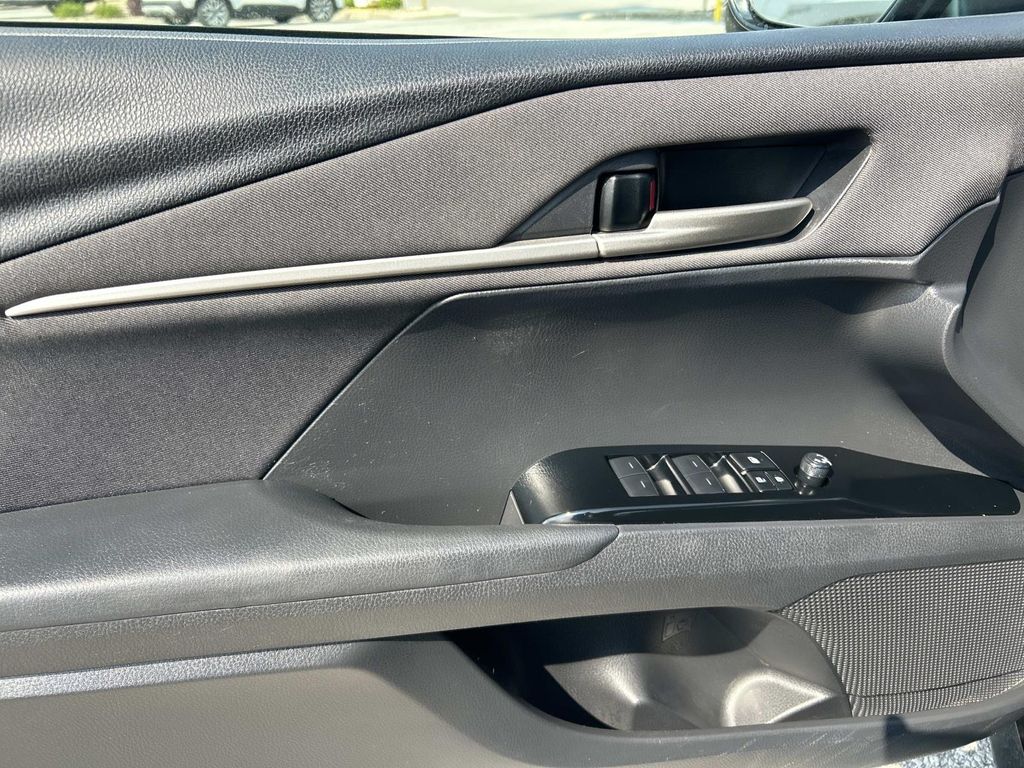 2025 Toyota Camry LE - Photo 21
