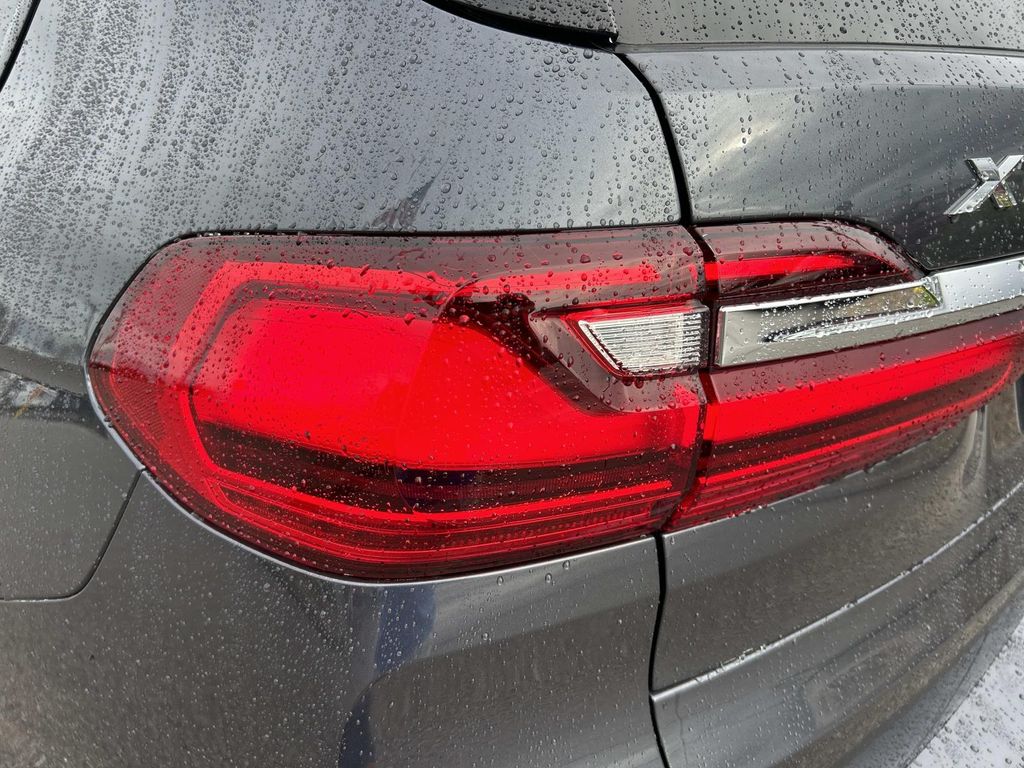 2021 BMW X7 40i - Photo 11