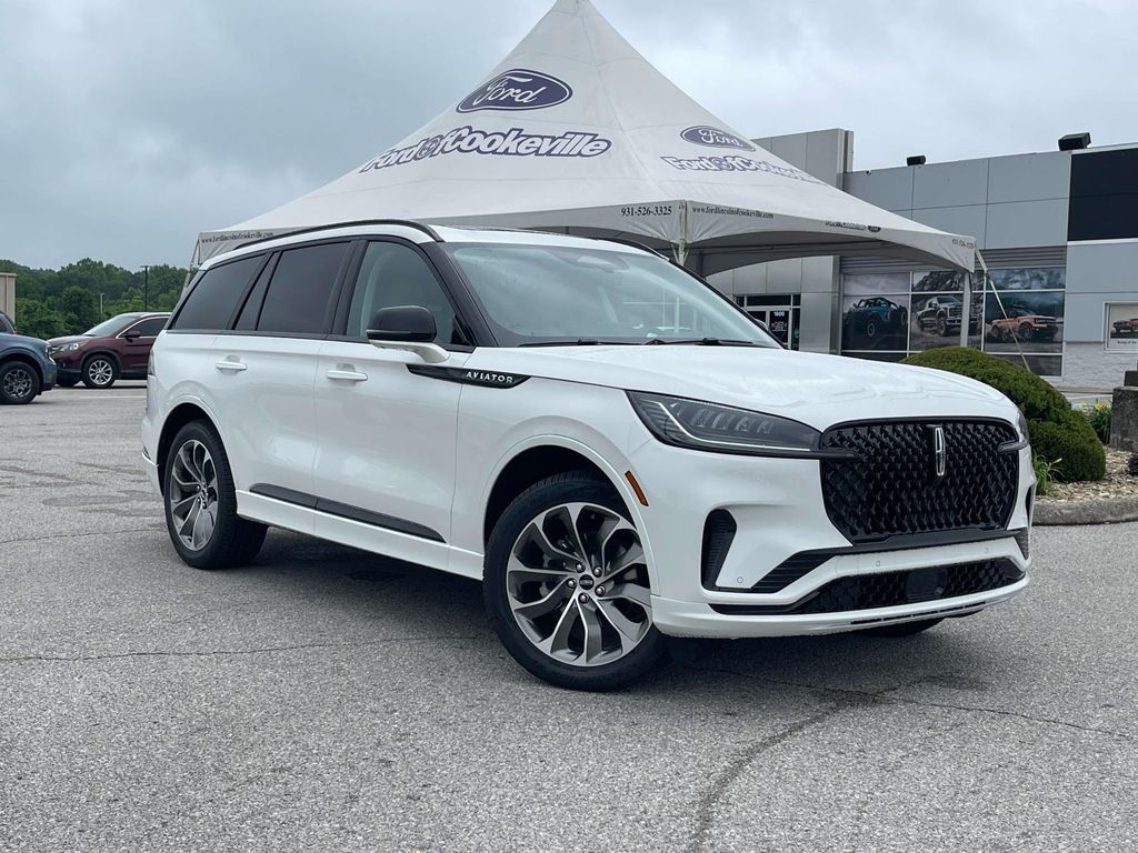 2026 Lincoln Aviator Premiere AWD's photo