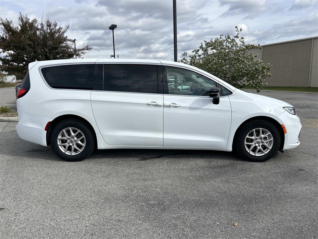 Certified 2024 Chrysler Pacifica Touring L Minivan/Van