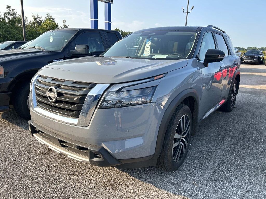 Used 2025 Nissan Pathfinder Platinum SUV