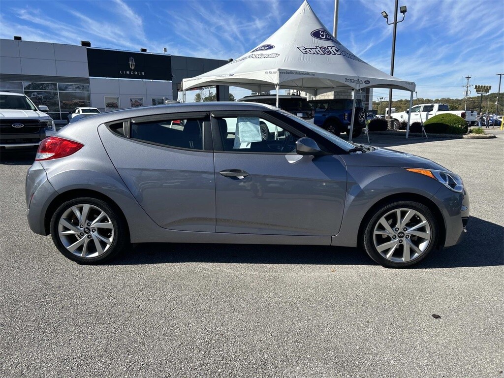 Used 2016 Hyundai Veloster Base Hatchback