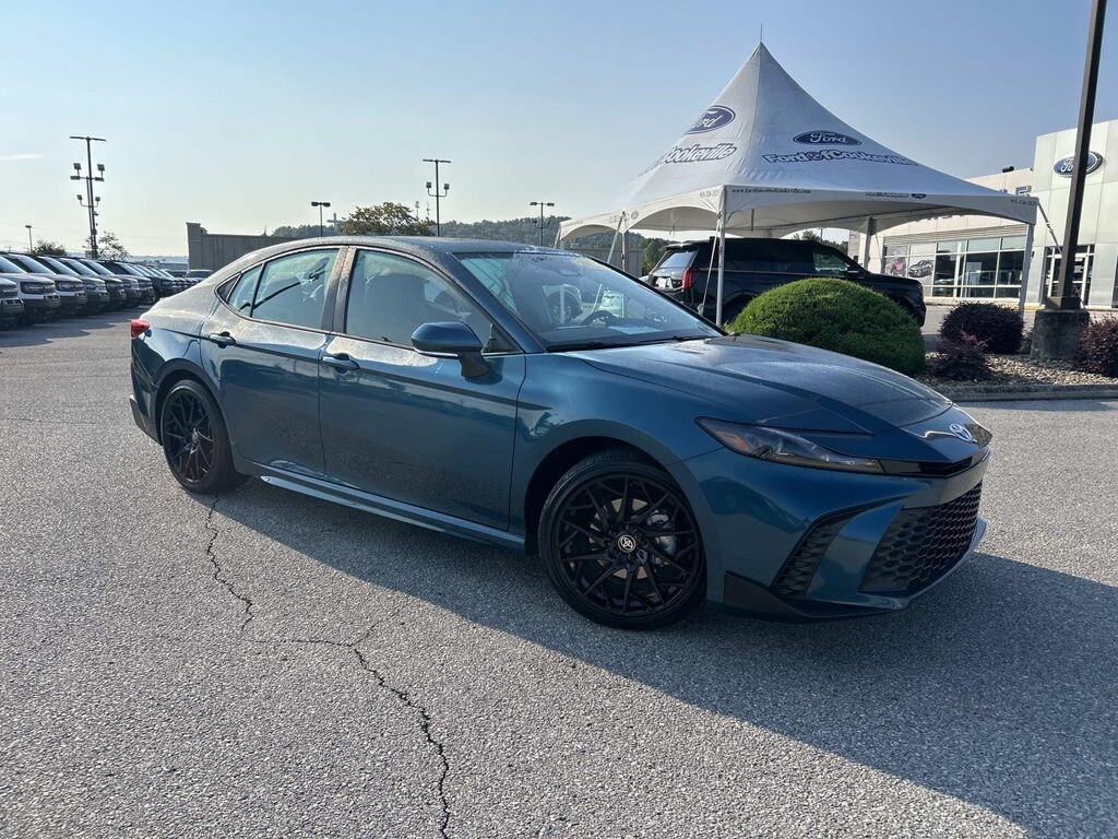 Used 2026 Toyota Camry SE Sedan
