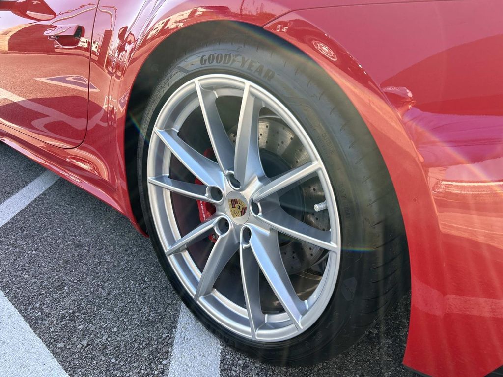 2024 Porsche 911 GTS - Photo 22