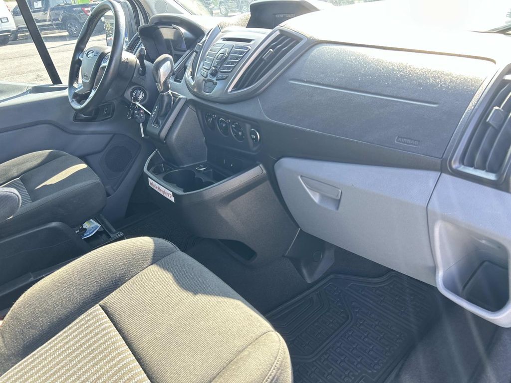 2015 Ford Transit XLT - Photo 14