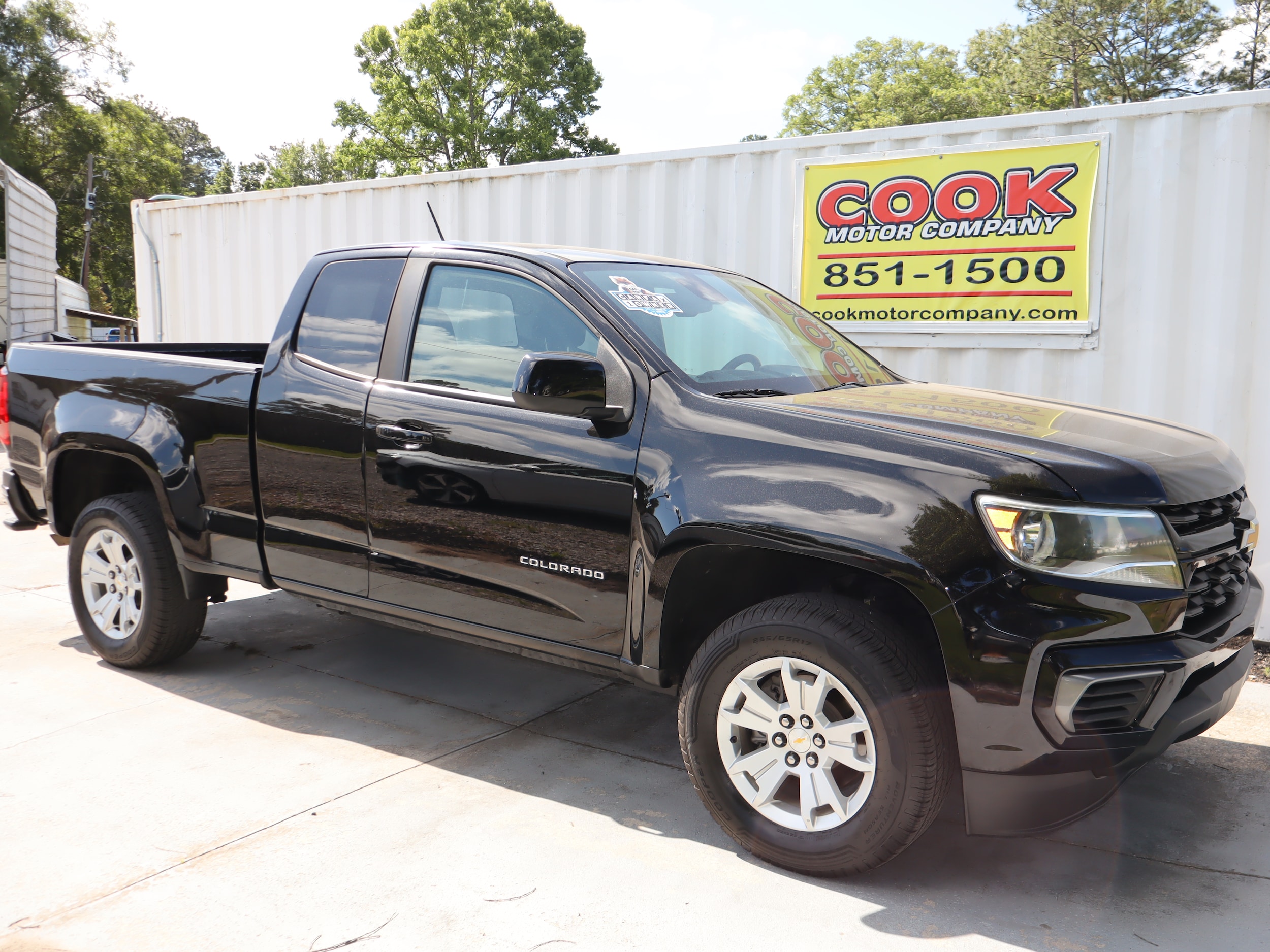 2022 Chevrolet Colorado LT - 1