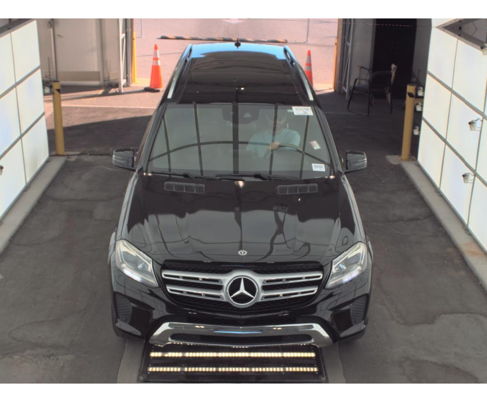 2018 Mercedes Benz GLS 450 4MATIC photo 2