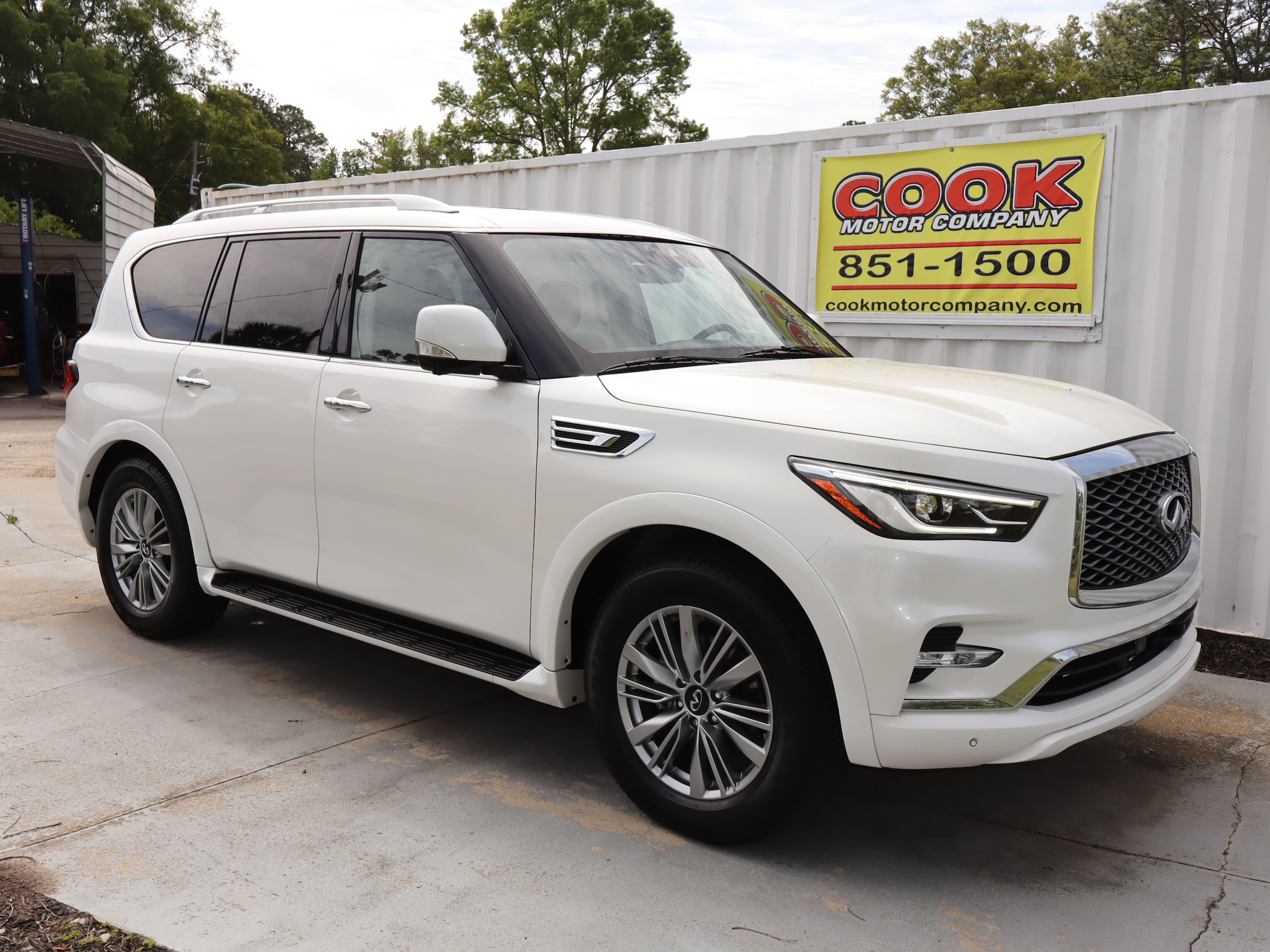 2021 INFINITI QX80 LUXE - 1