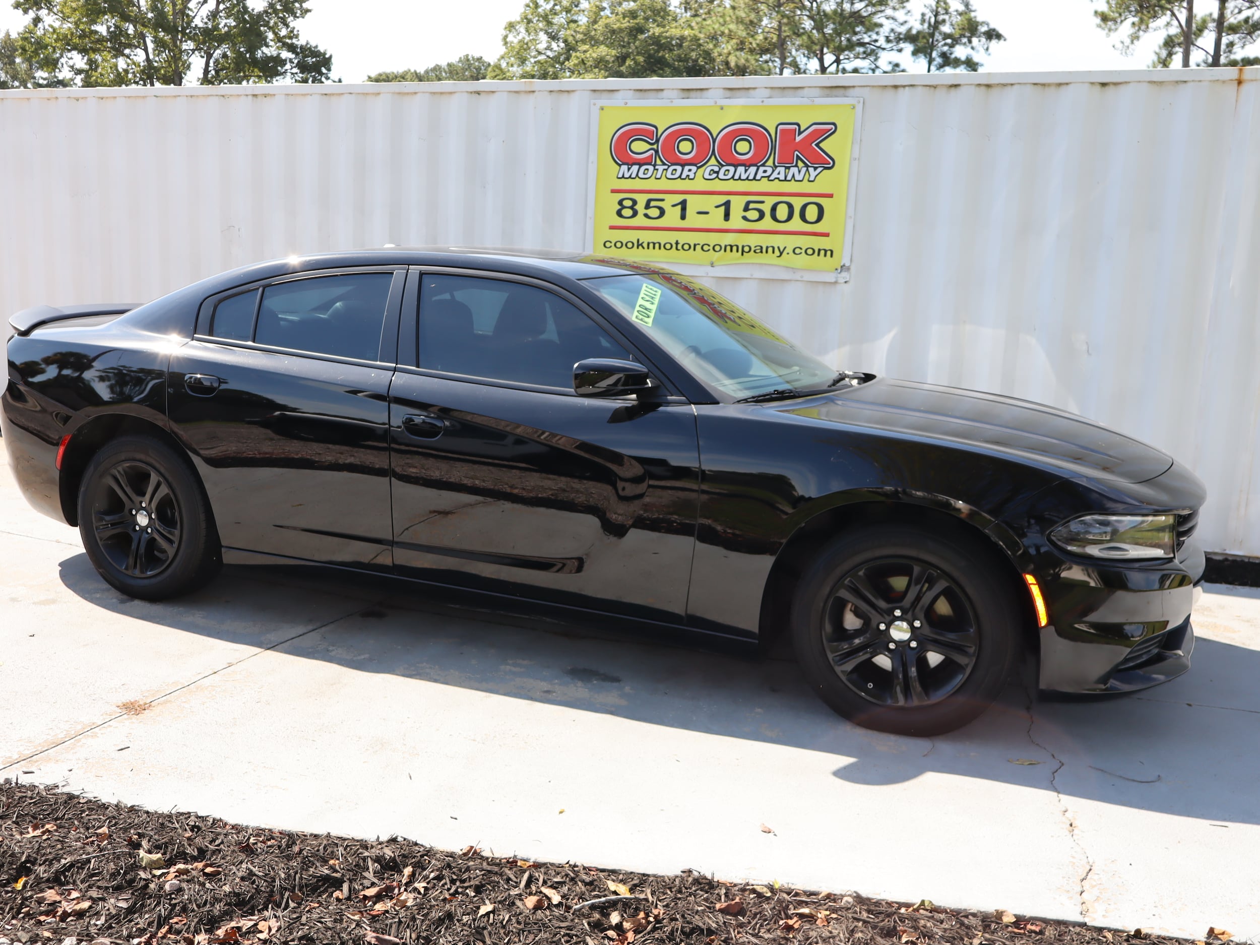 2022 Dodge Charger SXT photo 2