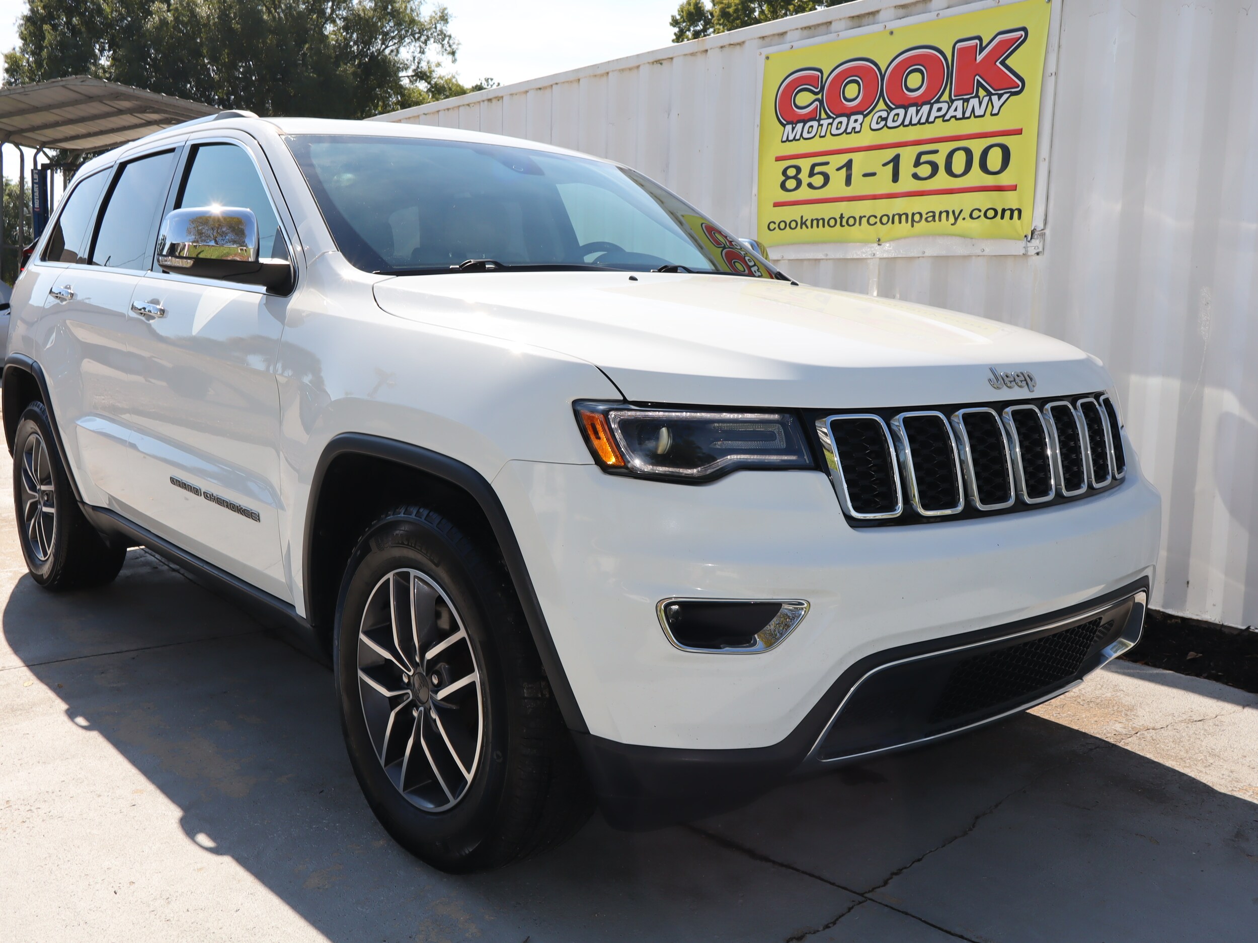 2019 Jeep Grand Cherokee Limited photo 2