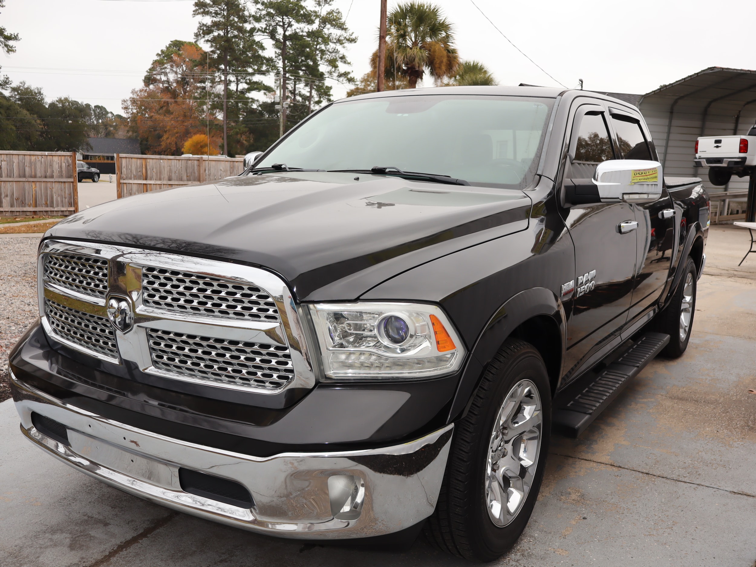 2018 Ram 1500 Laramie Crew Cab - 5