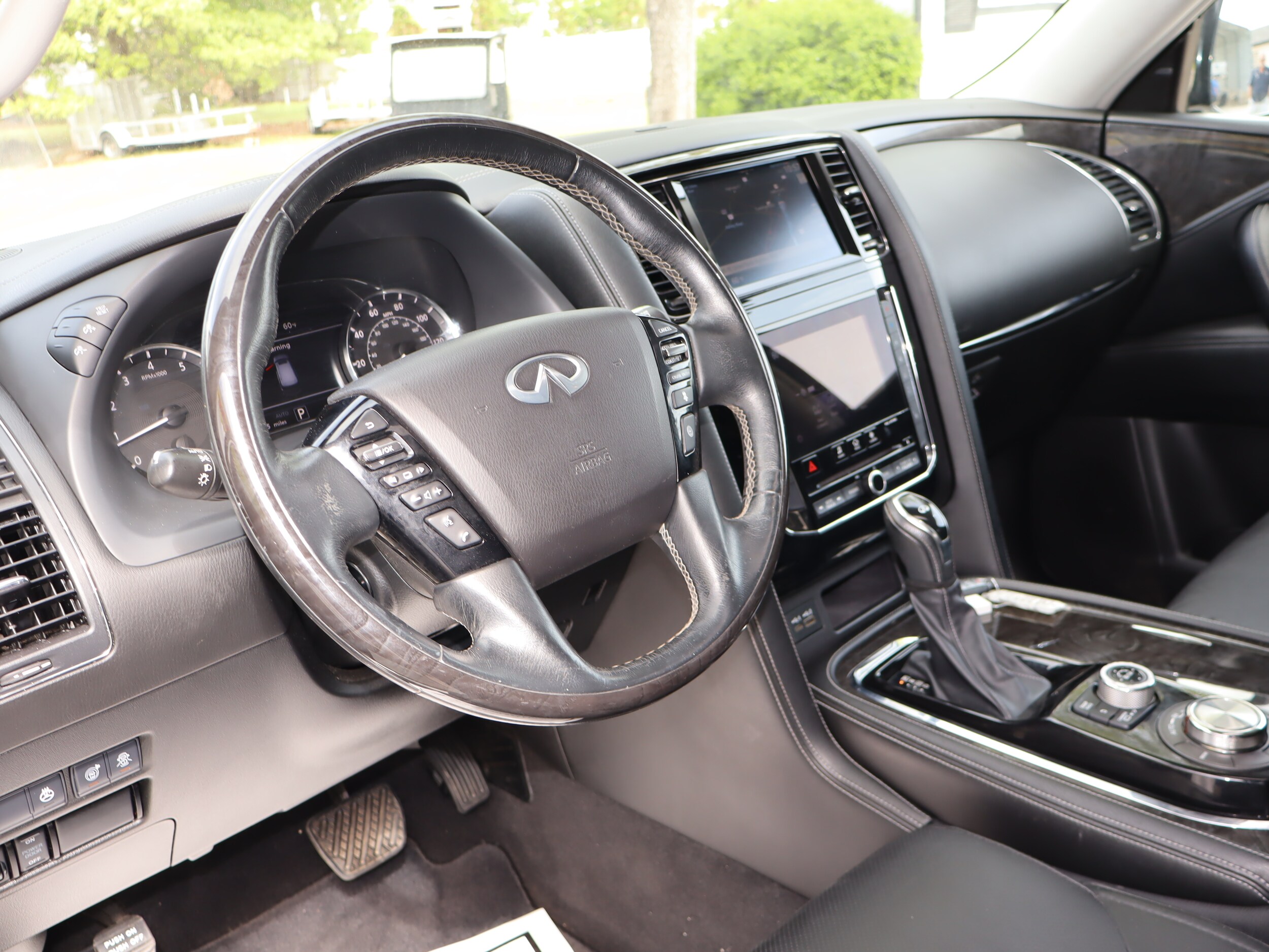 2021 INFINITI QX80 LUXE - 10